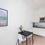 Vibrant Old Town Studio