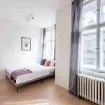 Vibrant Old Town Studio
